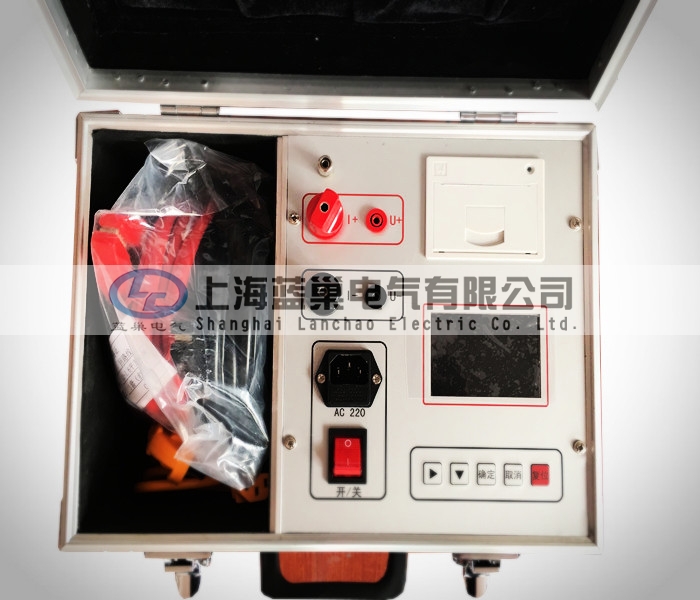 LCHL-200S智能回路電阻測試儀是根據(jù)中華人民共和國新電力執(zhí)行標準DL/T845.4-2004，采用高頻開關(guān)電源技術(shù)和數(shù)字電路技術(shù)相結(jié)合設(shè)計而成。它適用于開關(guān)控制設(shè)備回路電阻的測量。