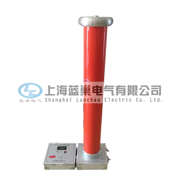 FRC系列交直流高壓分壓器（千伏表）通過儀表線與高壓測(cè)量端相連，可實(shí)現(xiàn)遠(yuǎn)距離清晰讀數(shù)使用安全、方便。輸入阻抗高，線性度好，采用特殊的屏蔽技術(shù)，減少高壓對(duì)示值的影響，從而實(shí)現(xiàn)高穩(wěn)定度，高線性度。